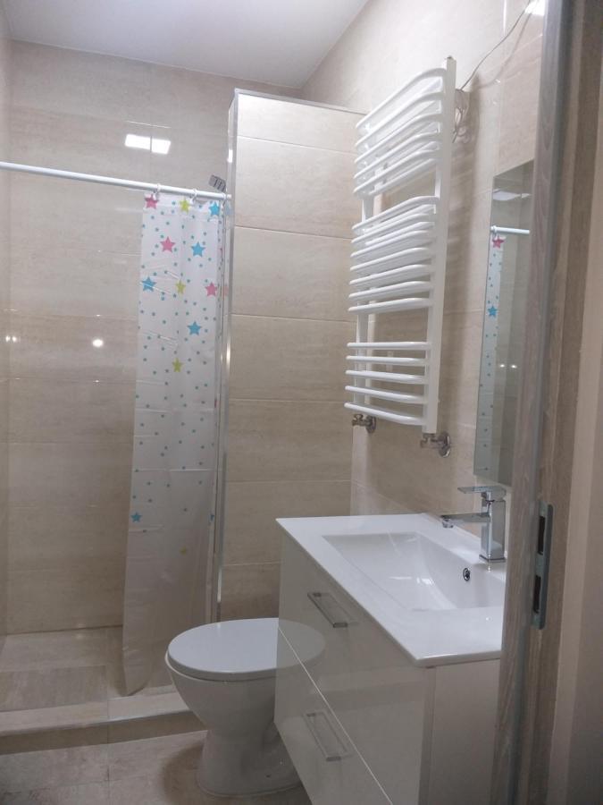 Czerwony Szafir Grodzisk Hostel กรอดยิสค์ มาโซเวียสกี ภายนอก รูปภาพ