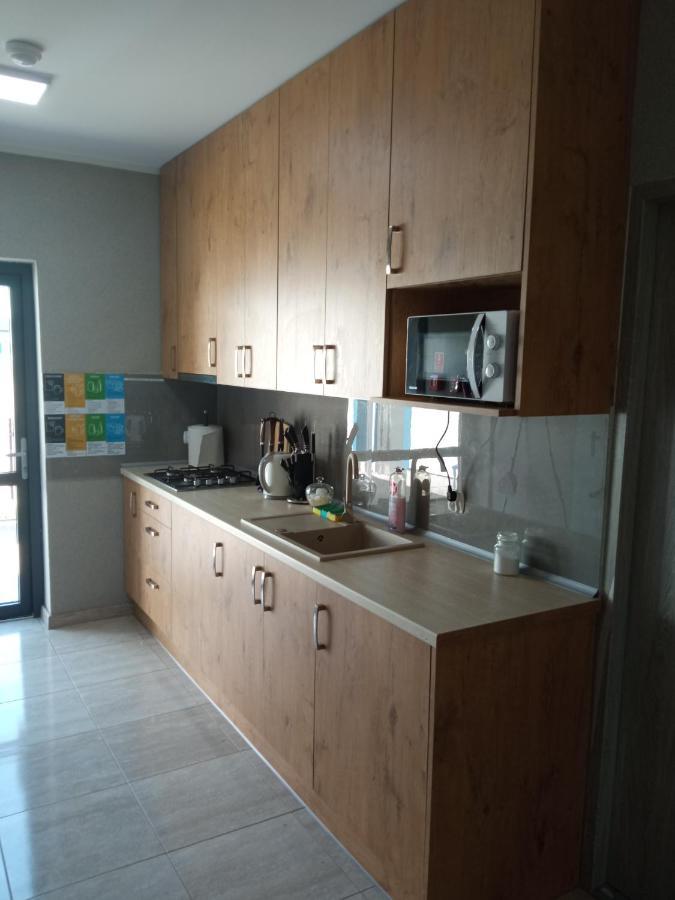 Czerwony Szafir Grodzisk Hostel กรอดยิสค์ มาโซเวียสกี ภายนอก รูปภาพ