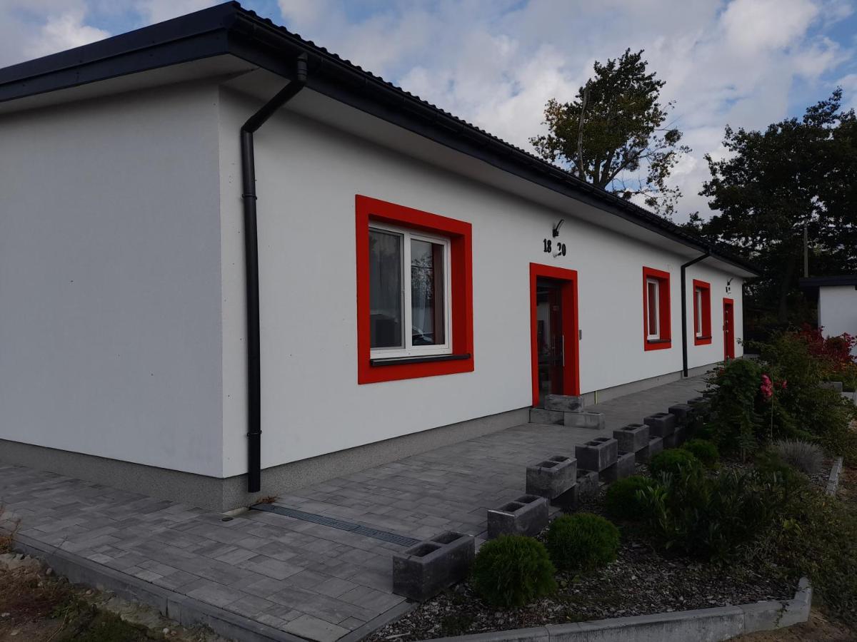 Czerwony Szafir Grodzisk Hostel กรอดยิสค์ มาโซเวียสกี ภายนอก รูปภาพ