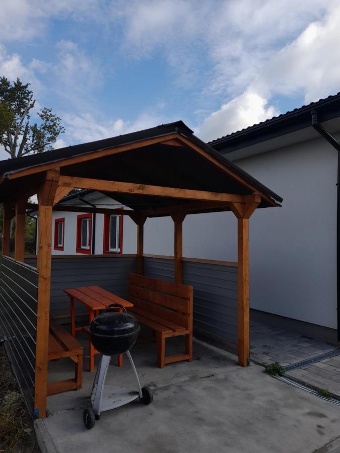 Czerwony Szafir Grodzisk Hostel กรอดยิสค์ มาโซเวียสกี ภายนอก รูปภาพ